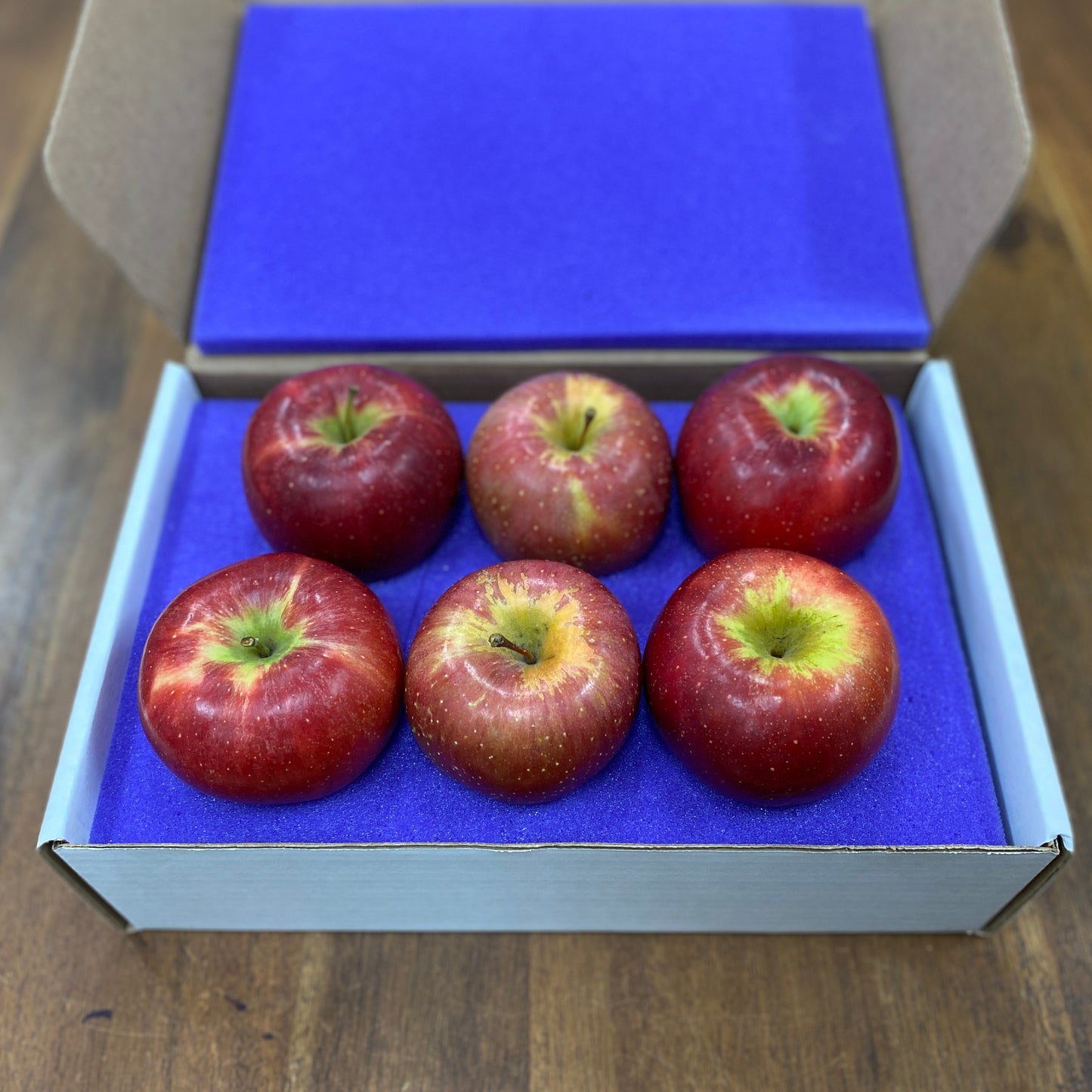 Box of 6 apples